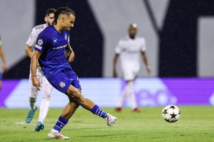 Qarabag Trying to Transfer Dinamo Defender Sami Mmaee