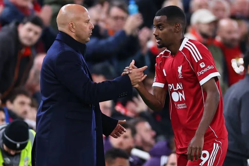 Arne Slot, Aleksander Isak'ın potansiyeli ve dönüş zamanı hakkında konuştu