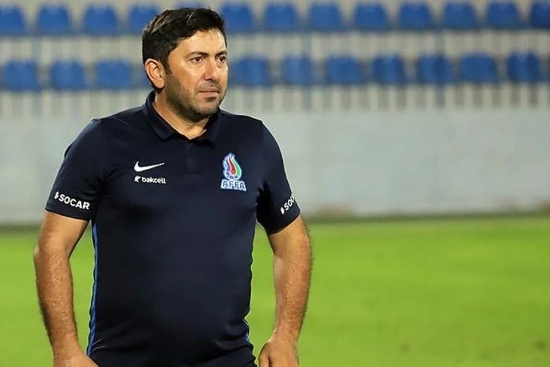 Samir Əliyev "bürünc döyüşü"ndə kimin şanslı olduğunu düşünür?