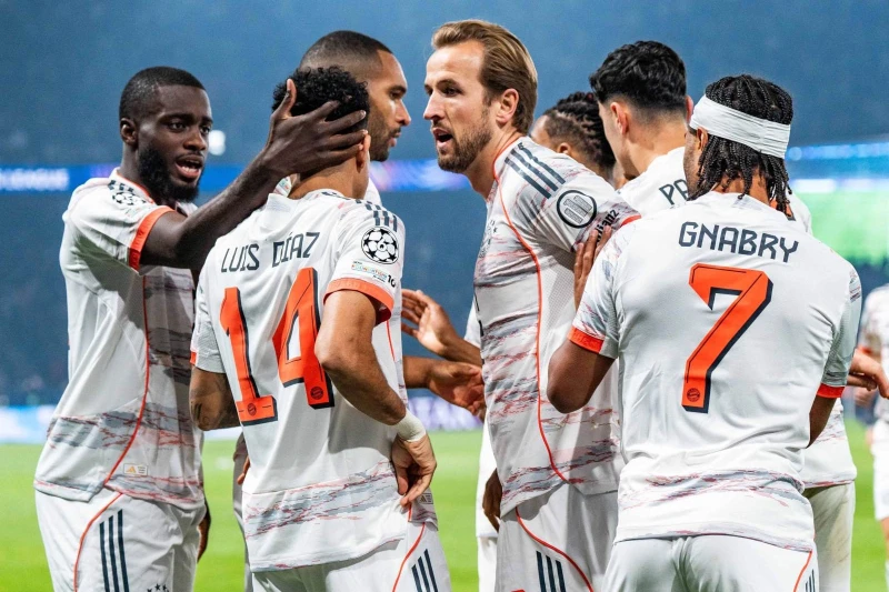 Bavariya futbolçuları Hamburq oyununda hakimliyi sərt şəkildə tənqid ediblər