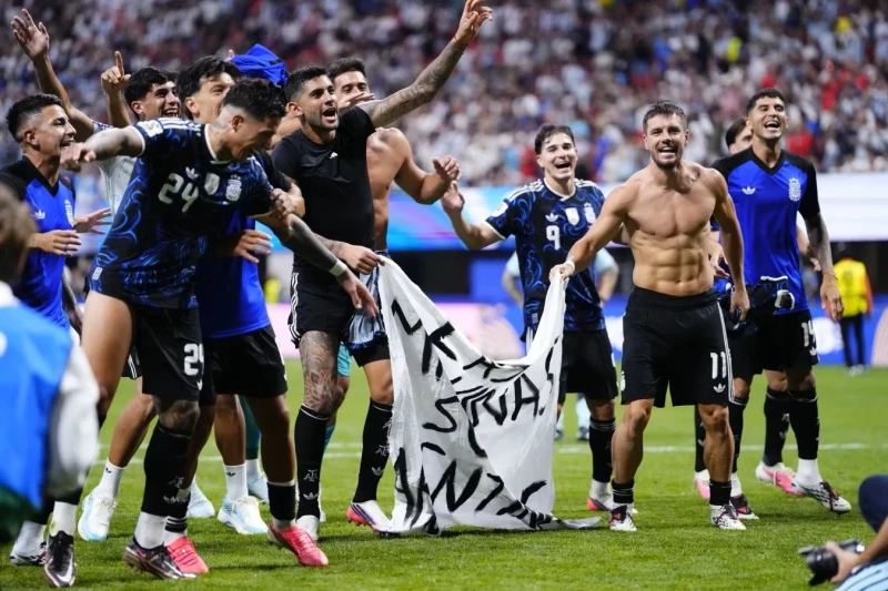 Argentinalı futbolçuların Böyük Britaniya iş vizalarının ləğv edilməsi tələb olunub