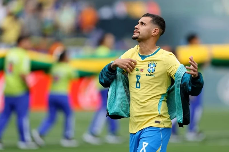 “Arsenal” “Nyukasl”la Gimaraeş transferi üçün danışıqlar aparır