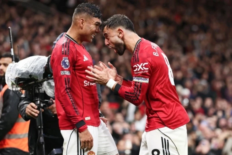 Manchester United Defeated Chelsea 2:1