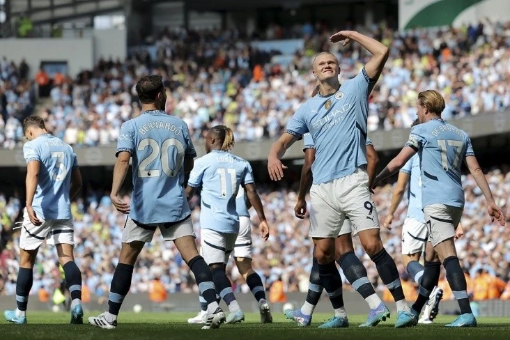 "Manchester Siti" müdafiəçi axtarışındadır