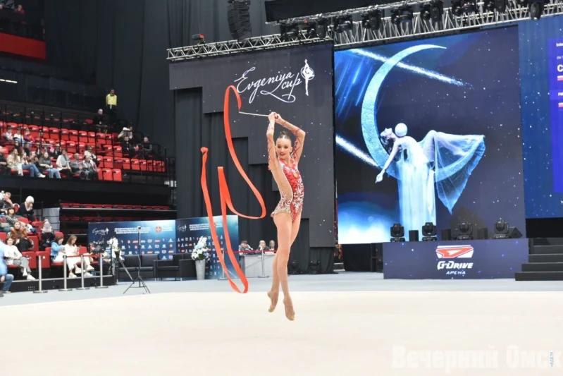 Rusiyalı gimnast Yelizaveta Sorokovanın Kanadada itkin düşməsi