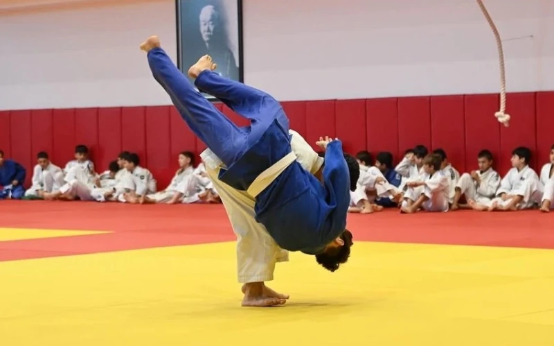 Azerbaycan Judo Federasyonu Eğitim Merkezi'nde kemer dereceleri için resmi sınav düzenledi