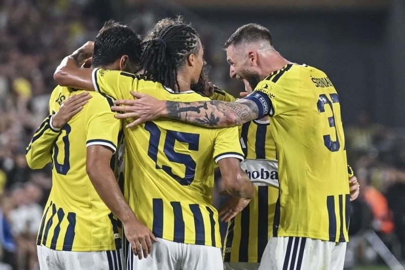 Fənərbağça Şturm üzərində 2:0 qələbə qazandı