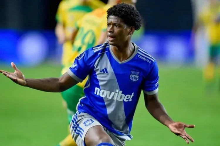 Footballer's wife and son kidnapped