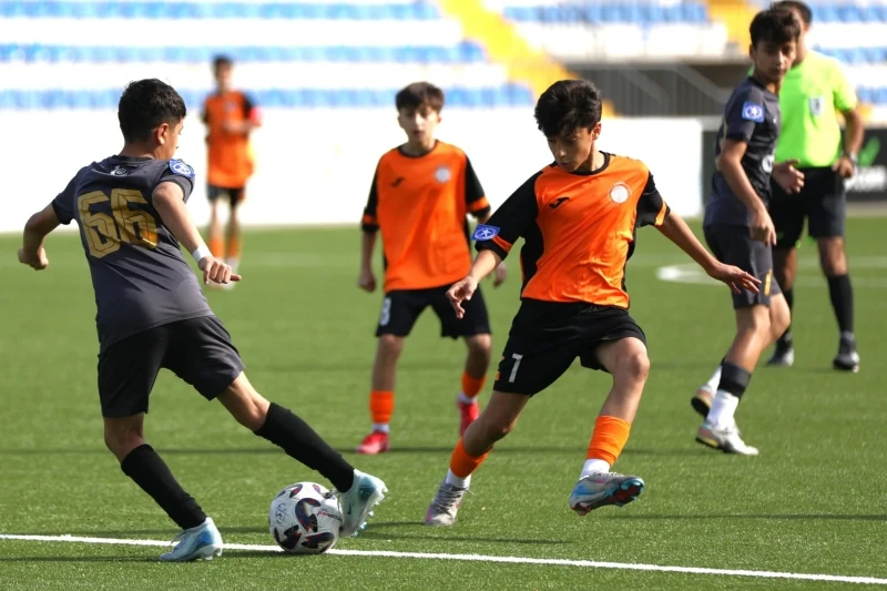 “Sabahın ulduzları” U-14 Bakı kubokunda qol yağışı: Neftçi 6‑2 Zira, Vətən 4‑2 Xan