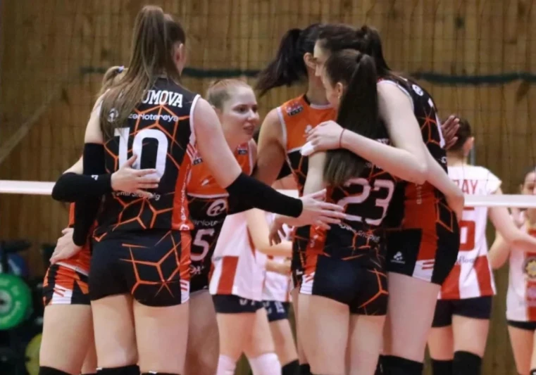 Qadın voleybol&ccedil;ular arasında Y&uuml;ksək Liqada XIV tura start verildi: DH Volley və Abşeron qalib gəldi