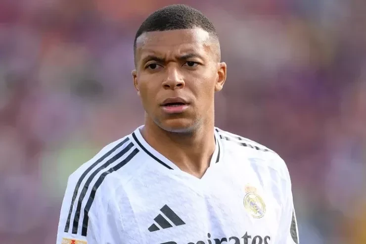 Mbappe və Ester Ekspozito Madriddə birlikdə g&ouml;r&uuml;nt&uuml;lənib, sevgili olduqları iddia edilir