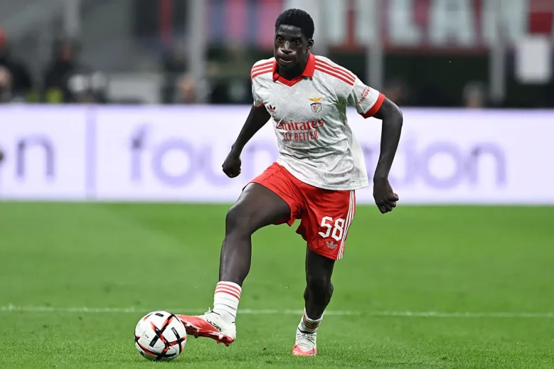 Chelsea və Liverpoolun 18 yaşlı müdafiəçi Daniele Bançakıya marağı