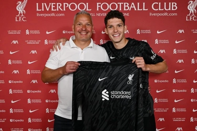 Liverpul Armin Peksinin transferini rəsmən elan etdi
