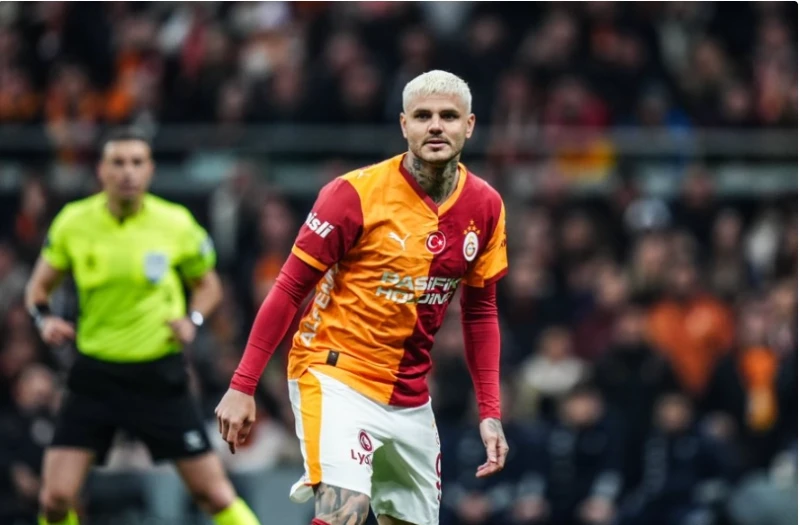 Mauro İkardi Betislə görüşlər keçirir