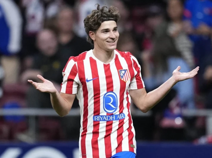 Альварес может вернуться в Премьер-лигу: «Манчестер Юнайтед» интересуется аргентинцем