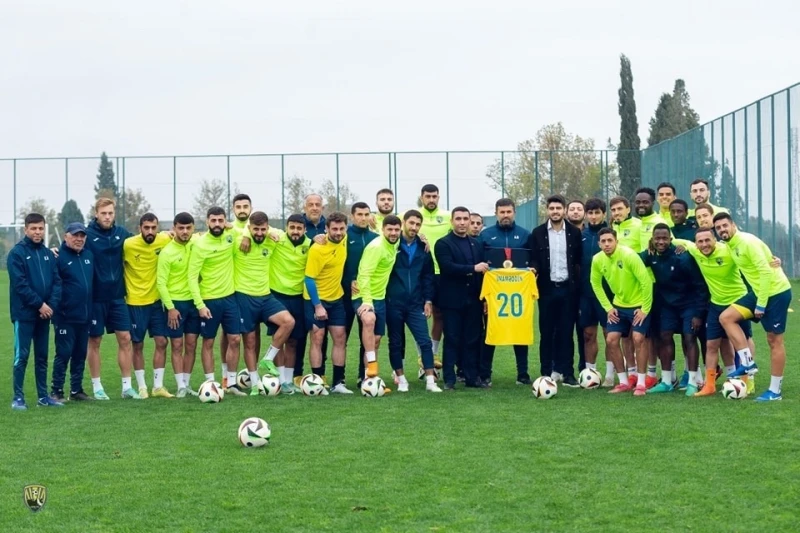 Paralimpiya çempionu Kəpəzin məşqində