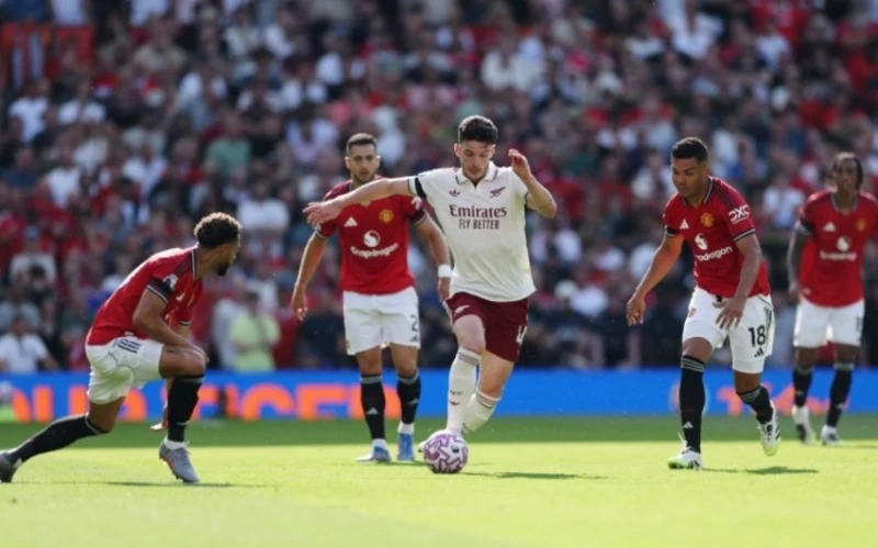 Arsenal Mançester Yunaytedi səfərdə məğlub edib