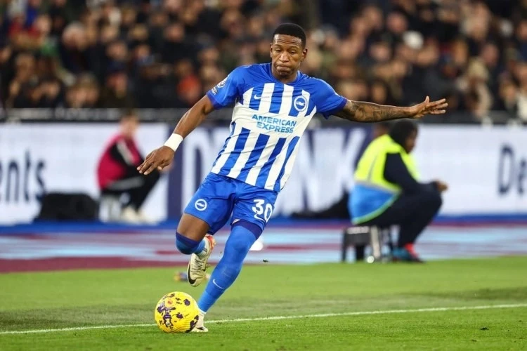 Pervis Estupinan Mançester Yunayted və Milanın transfer hədəfində