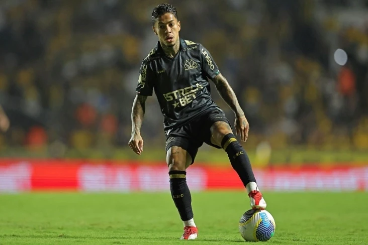 Арсенал сделал предложение защитнику Коринтианса Матеузиньо