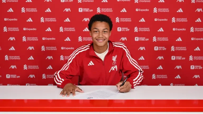 Prins Sisse Liverpul ilə peşəkar müqavilə bağlayıb