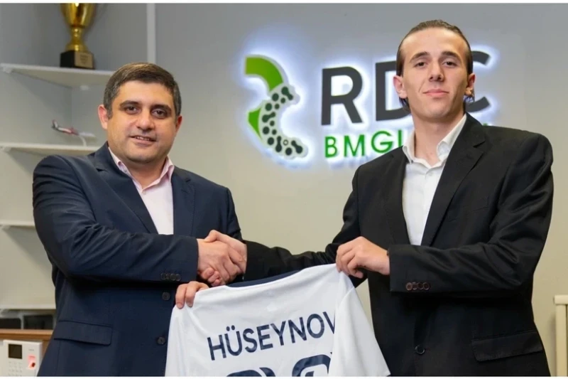 İmişli Nazim Hüseynovla müqavilə imzalayıb