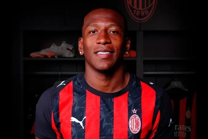 Pervis Estupinyan Becomes the First Ecuadorian Player in Milan's History