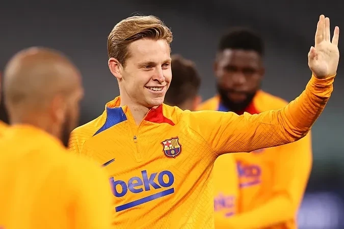Frenkie de Jong Signs New Contract with Barcelona