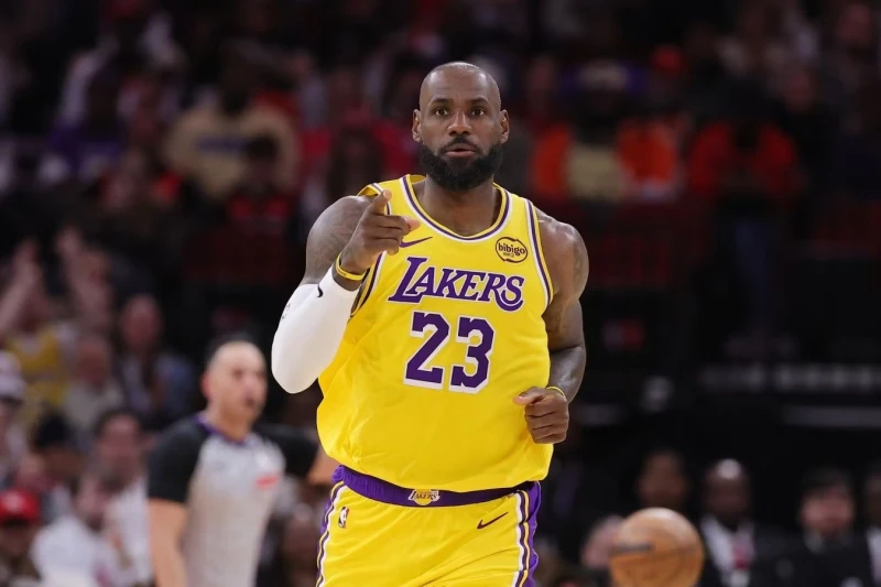 Lebron Ceyms karyerasını bitirmək barədə hələ də tərəddüddədir