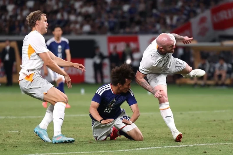 New rule leaves Iceland shorthanded against Japan and leads to goal