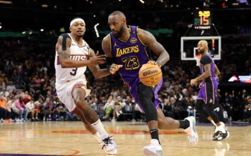 Lebron Ceyms 40 yaşında NBA-nın tarixinə düşüb