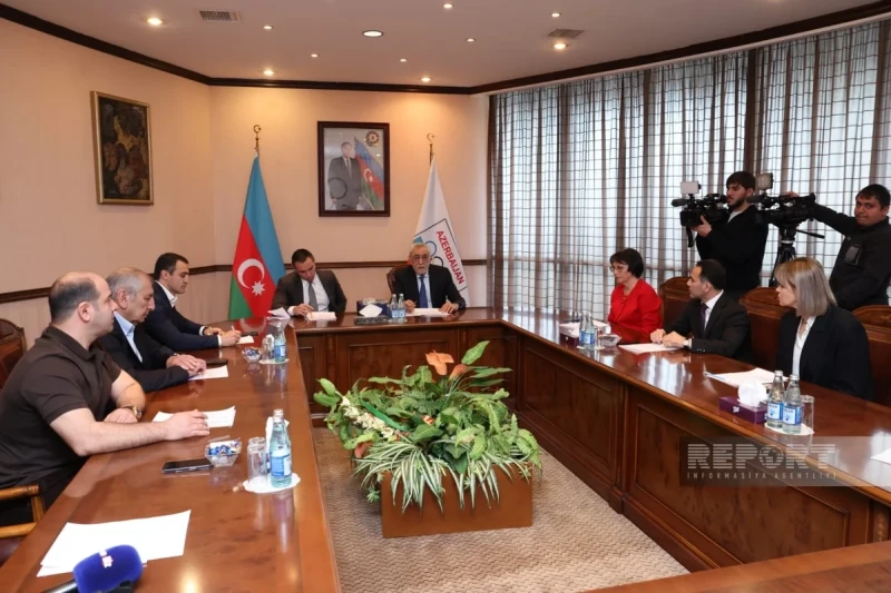MOK-da Paris-2024 Olimpiya Oyunlarının zədələnmiş medallarının yeniləri ilə əvəzlənməsi mərasimi keçirilib