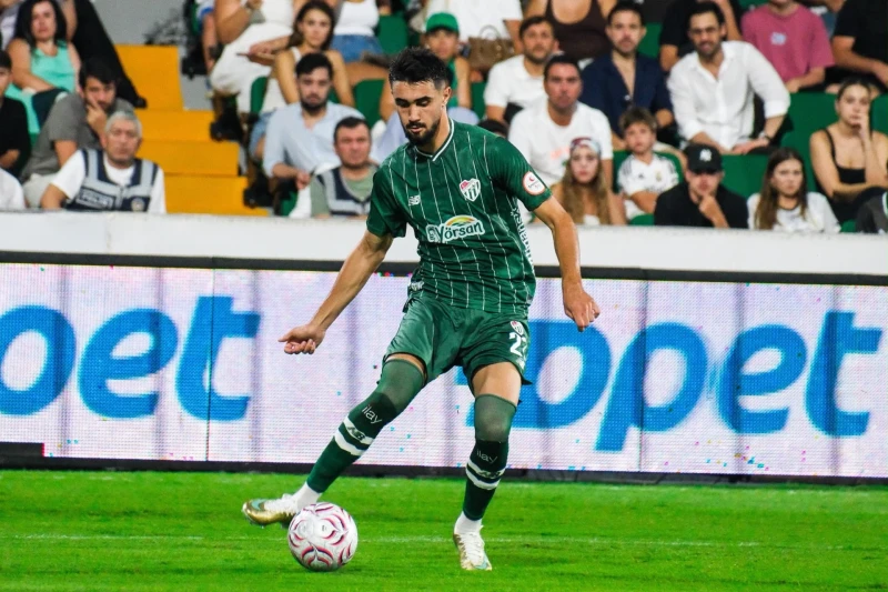 Toral Bayramovun oyununa baxmayaraq Bursaspor qələbəni qaçırdı