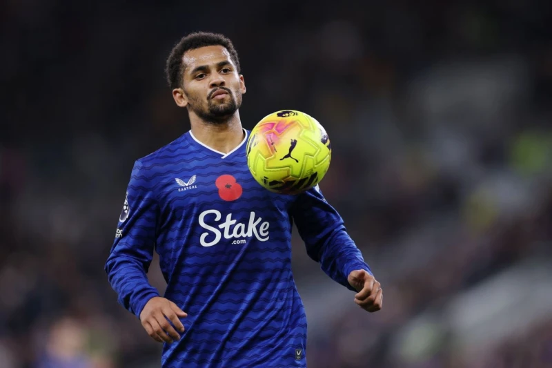 «Манчестер Юнайтед» хочет заполучить Илимaна Ндиайе