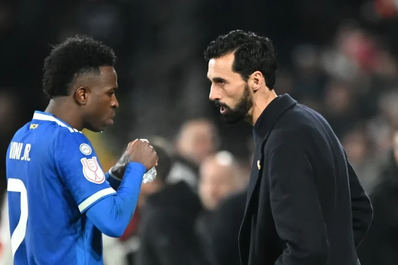 Arbeloa Real Madriddə oyunçuların qərarları şübhə altına almasından əziyyət çəkir