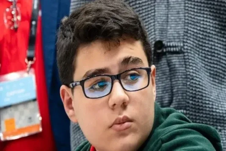 Yağız Kaan Erdoğmuş FİDE reytinqində Maqnus Karlsenin rekordunu qıraraq ilk 50-liyə daxil oldu