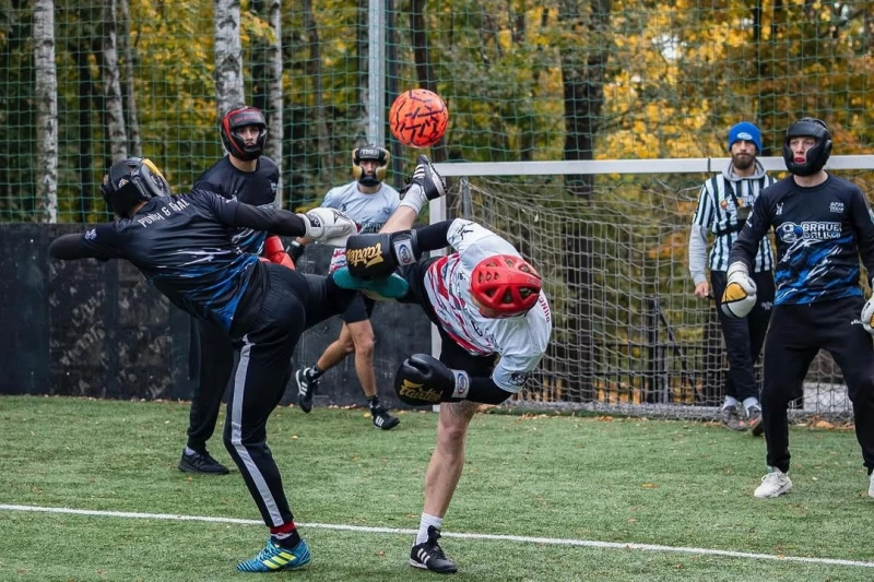 Braveball: Futbol və Boksun Qəddar Qarışığı Şərqi Avropanı Fəth Edir