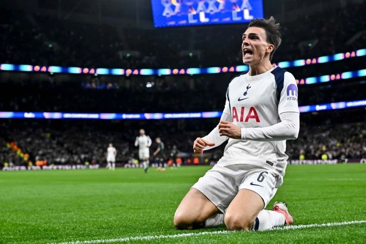 Tottenhem Juao Palinyanın transferi &uuml;&ccedil;&uuml;n Bavariya ilə danışıqlara başlayır