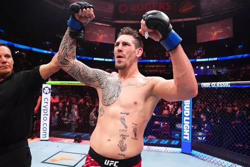 Brendan Allen Renye de Ridderi texniki nokautla məğlub edib