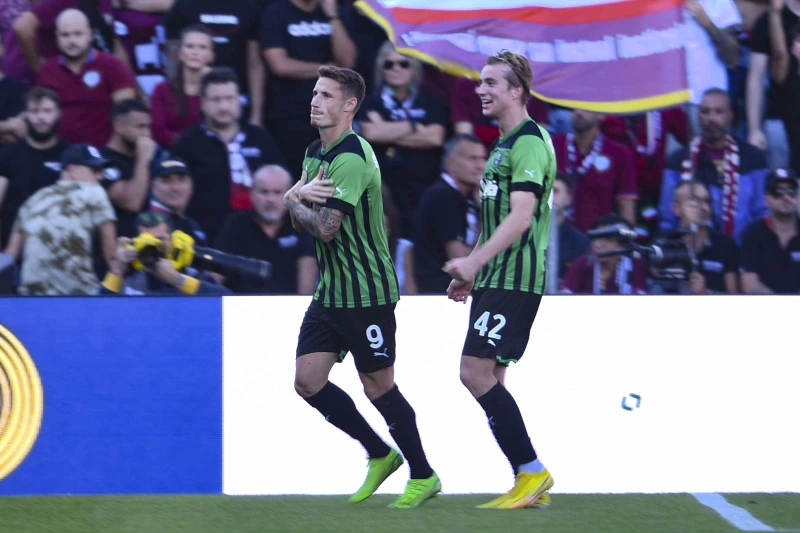 Sassuolo Verona üzərində inamlı qələbə qazanıb