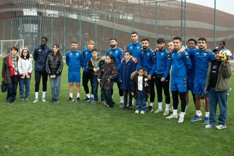 “Kəpəz” klubu əlilliyi olan şəxslər üçün tədbir keçirib, gələcək planlarını açıqlayıb - FOTO