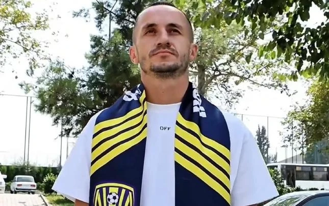 „Kəpəz“ heyətini daha bir futbolçu ilə gücləndirib