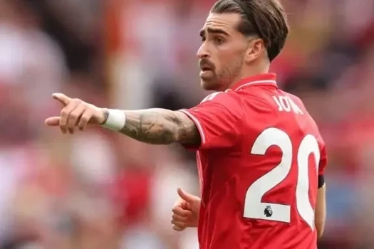 Beşiktaş Nottingem Forestin forvardı Jota Silvanı icarəyə g&ouml;t&uuml;rd&uuml