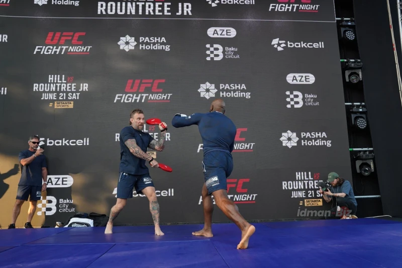 UFC Dövüşçülerinin Sahil Milli Parkı'nda Açık Antrenmanı: Fiziev, Rountree, Sadıkhov, Hill ve Musayev Taraftarlarla Buluştu