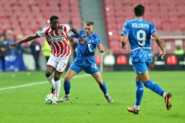 Samsunspor Dinamo Kiyevə 3 cavabsız qol vurub