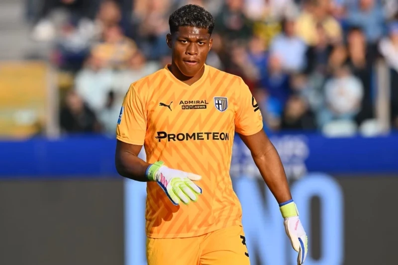 Zion Suzuki „Aston Villa“ya transfer olunub