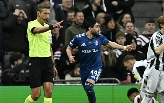 Karabağ Newcastlea Yenildi