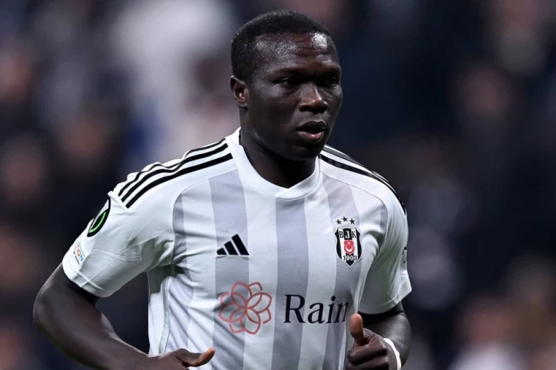 Abubakar'a Neftçinin yanı sıra İran kulüplerinden de teklif var