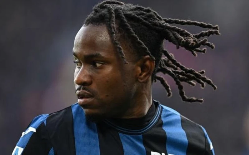 İngiltərənin üç məşhur klubu afrikalı futbolçunu transfer etmək üçün mübarizə aparırlar