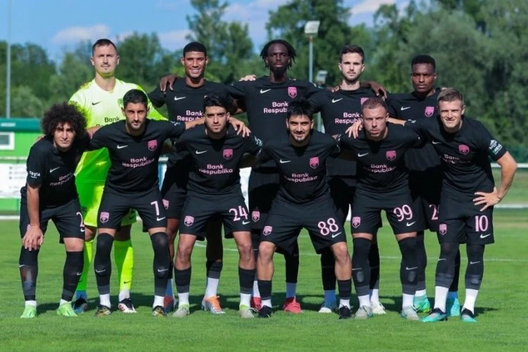 Vüsal İsgəndərli Partizaninin heyətində Dinamo Siti ilə matçda oynayıb