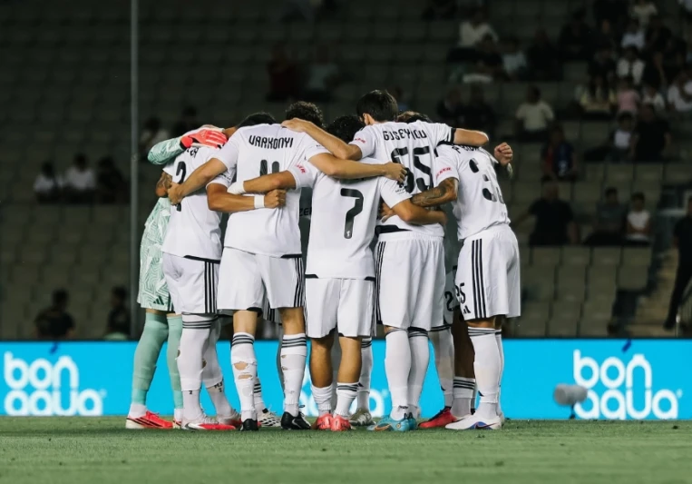 Qarabağ - Tvente oyununun hakimləri